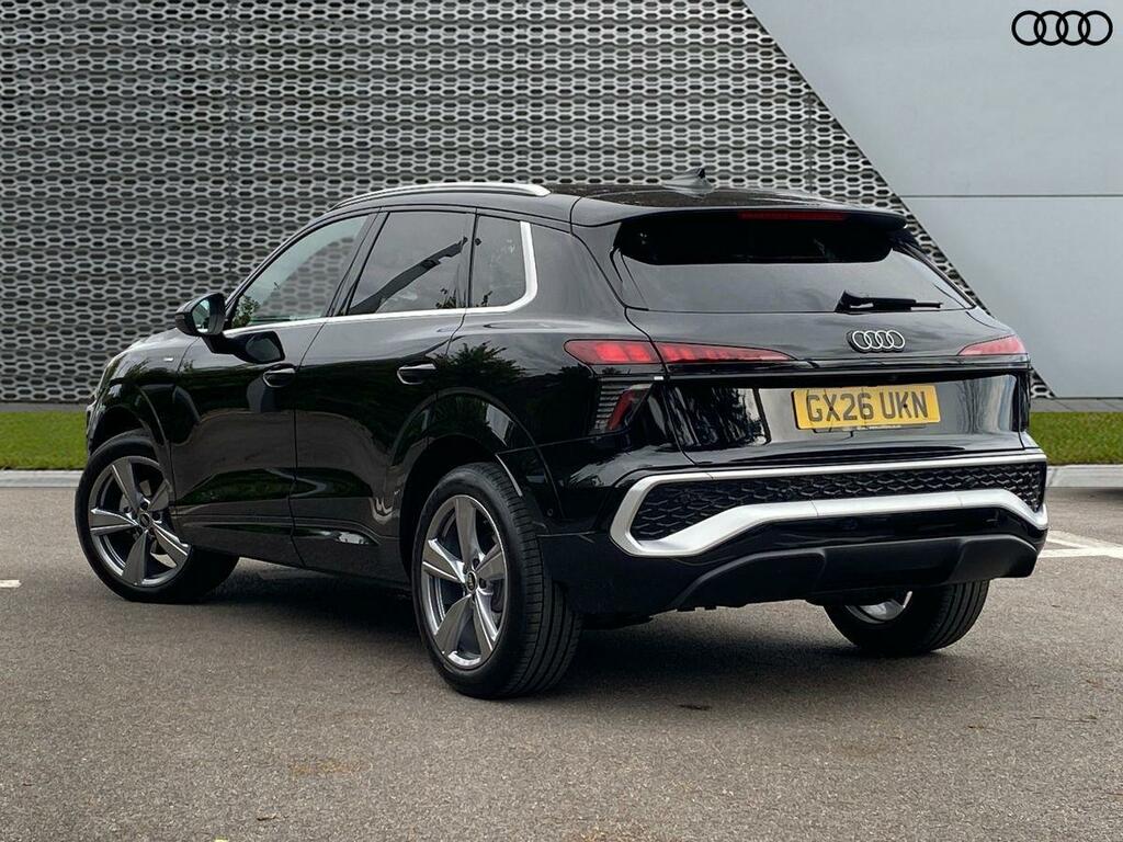 Audi Q3 Suv S Line Tfsi 150 Ps S Tronic GX26UKN Black #3