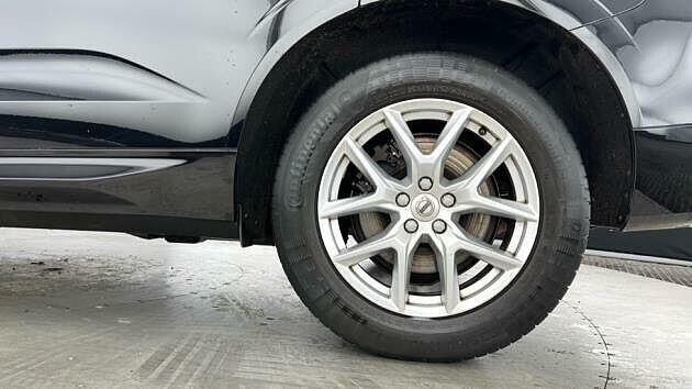 Volvo XC60 2.0 B5 Mhev Momentum Suv Hybrid Eu Black #3
