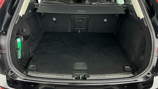 Volvo XC60 B5 P Awd Momentum Climate Pack, Tinted Windows,  #7