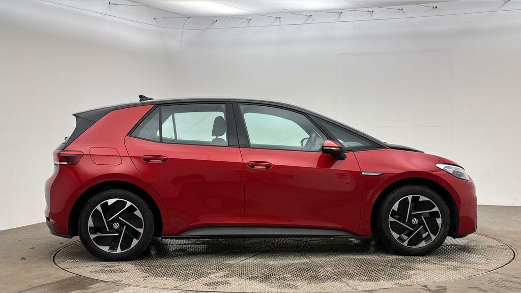 Volkswagen ID.3 Pro 58Kwh Life Hatchback 145 Ps Red #4