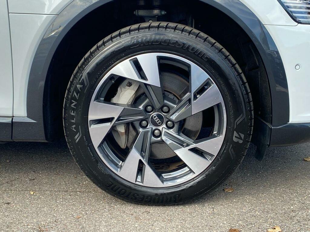 Audi Q8 e tron Sportback Sport 55 E-tron Quattro 30000 Kw White #6
