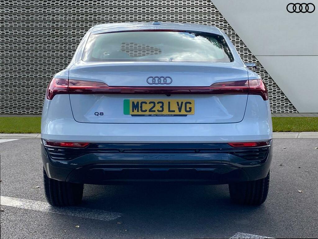 Audi Q8 e tron Sportback Sport 55 E-tron Quattro 30000 Kw White #4