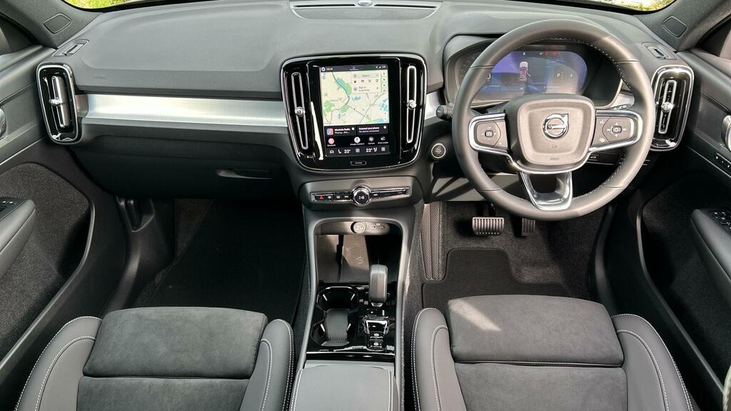 Volvo XC40 B3 Plus Pro Black Edition Ex-demo Dashcams 360 Ca Black #5