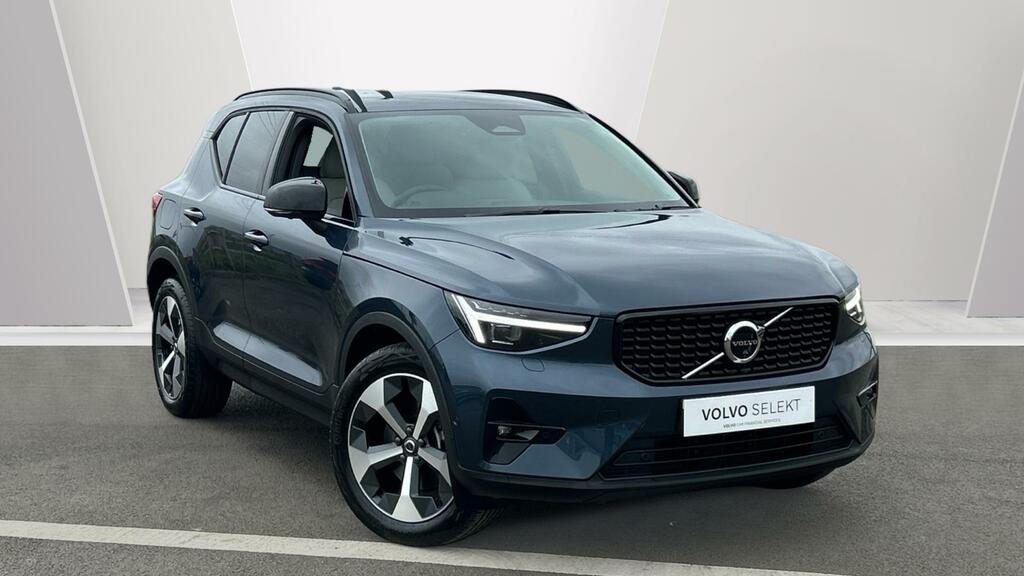 Volvo XC40 B3 Plus Pro Dark Blond Leather 360 Camera Pixel L Blue