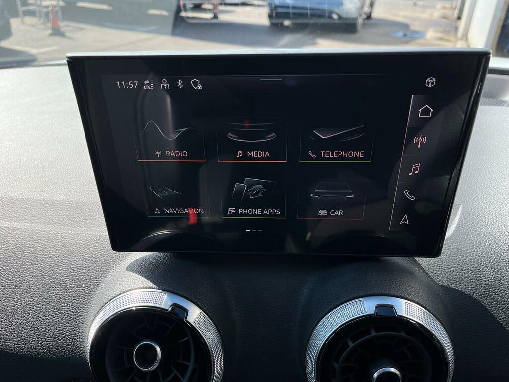 Audi Q2 35 Tfsi Black Edition S Tronic 2024 Black #26
