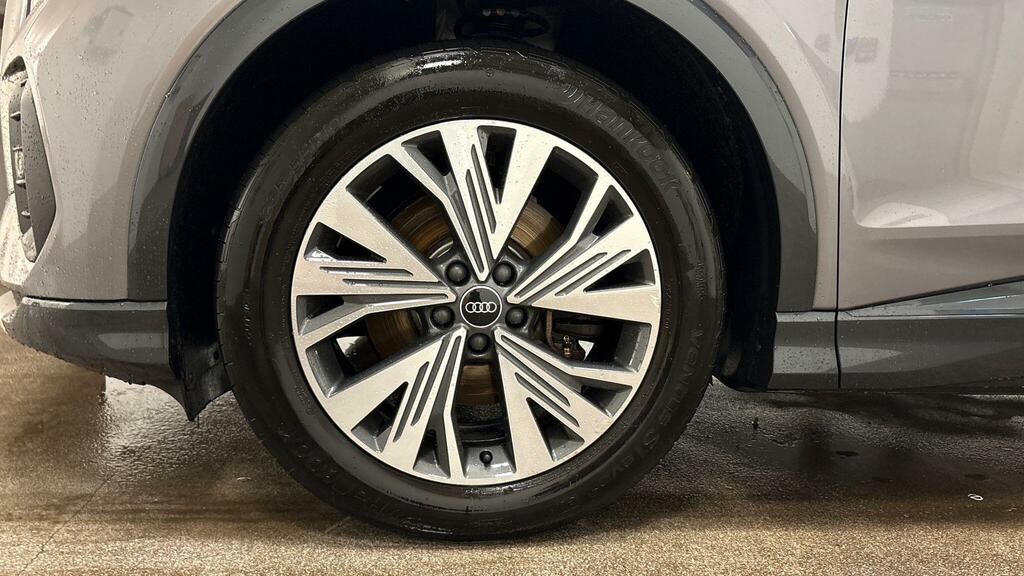 Audi Q4 E Tron 35 Sport 55Kwh Grey #4
