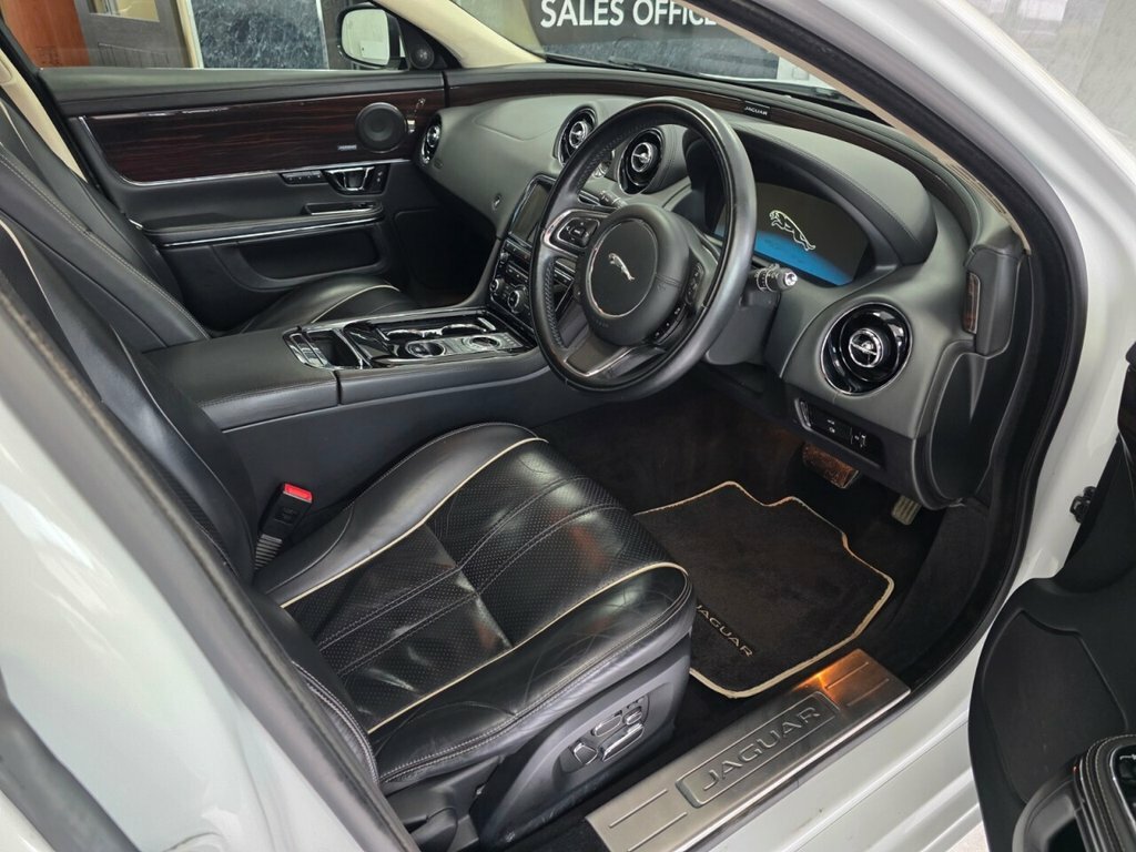 Jaguar XJ Saloon White