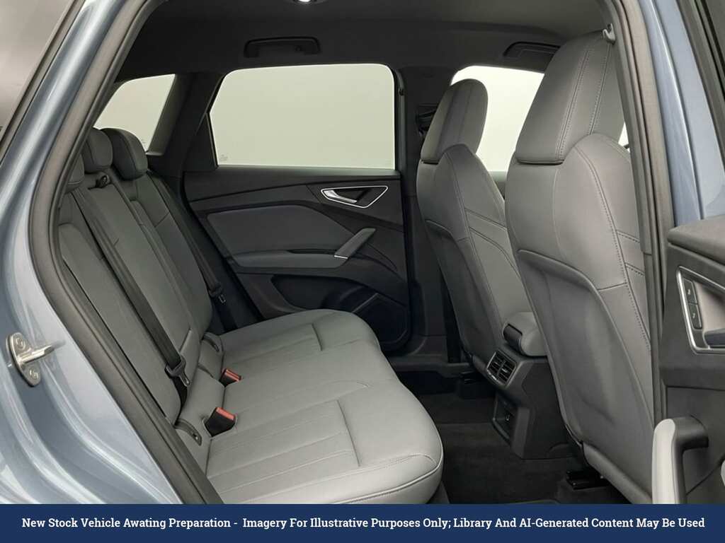 Audi Q4 E Tron 40 S Line Suv 82Kwh 204 Ps NA73MLF Blue #4
