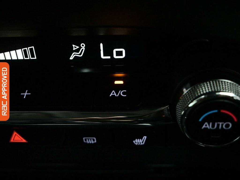 Mazda 3 2.0 Skyactiv G Mhev Gt Sport Hatchback White #18