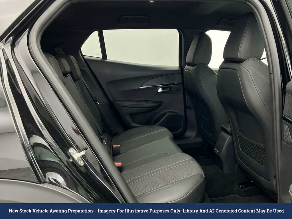Peugeot e-2008 Suv  #4