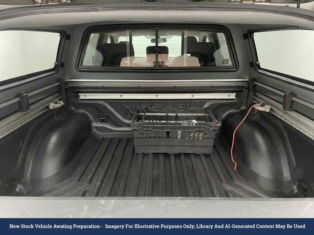 Nissan Navara 2.3 Dci N-guard Pickup Double Cab Grey #5
