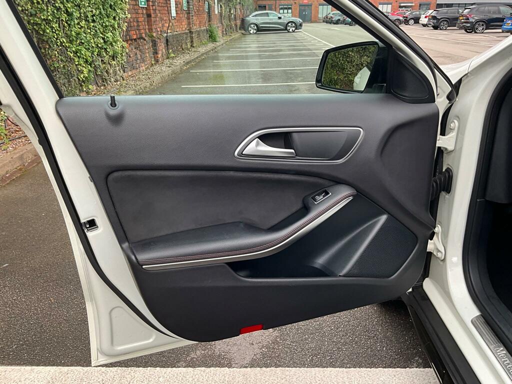 Mercedes-Benz GLA Class 2.1 Gla 200 D Amg Line 134 Bhp Grey #16