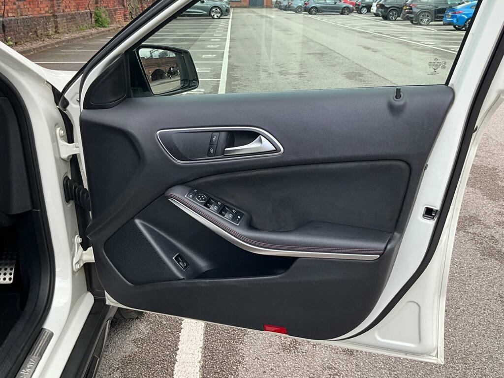 Mercedes-Benz GLA Class 2.1 Gla 200 D Amg Line 134 Bhp Grey #18