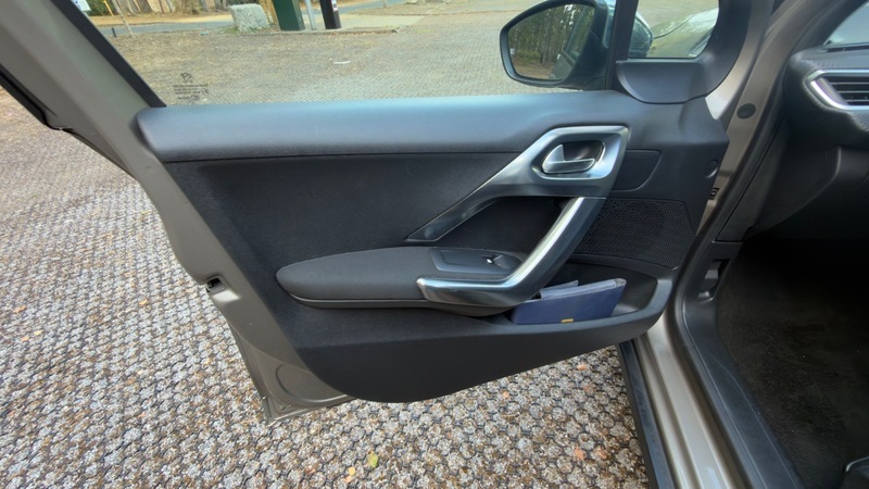Peugeot e-2008 E-hdi Allure Fap Grey #31