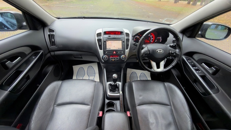Kia Ceed Crdi 4 Sw Black #3