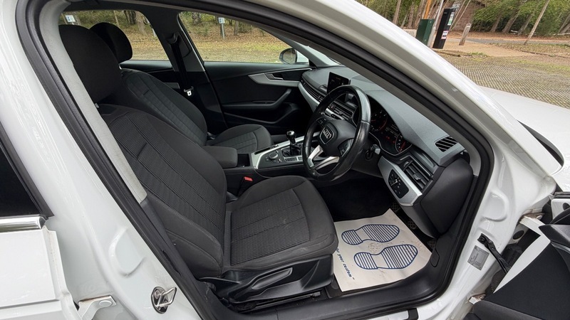 Audi A4 Tdi Ultra Se White #4