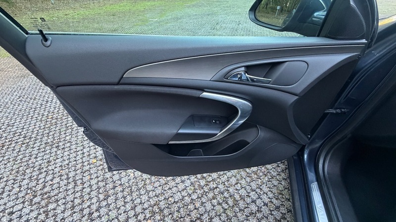 Vauxhall Insignia 1.8 Sri 138 Bhp Silver #30