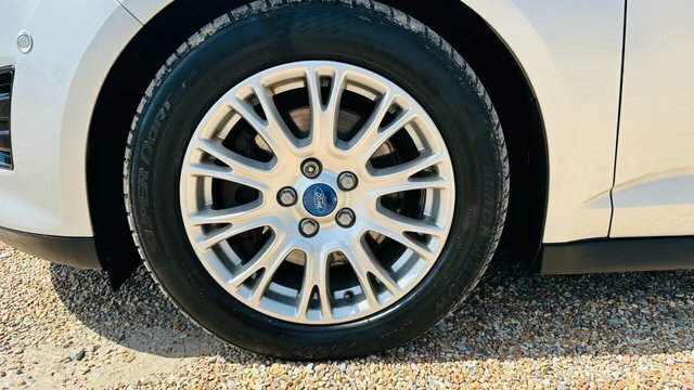 Ford Grand C-Max Tdci Zetec-2 Former Keepers-7 White #30