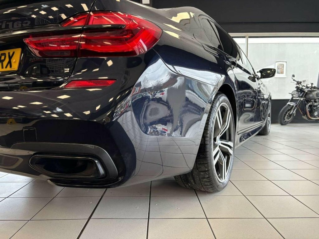 BMW 7 Series M Sport Black #16