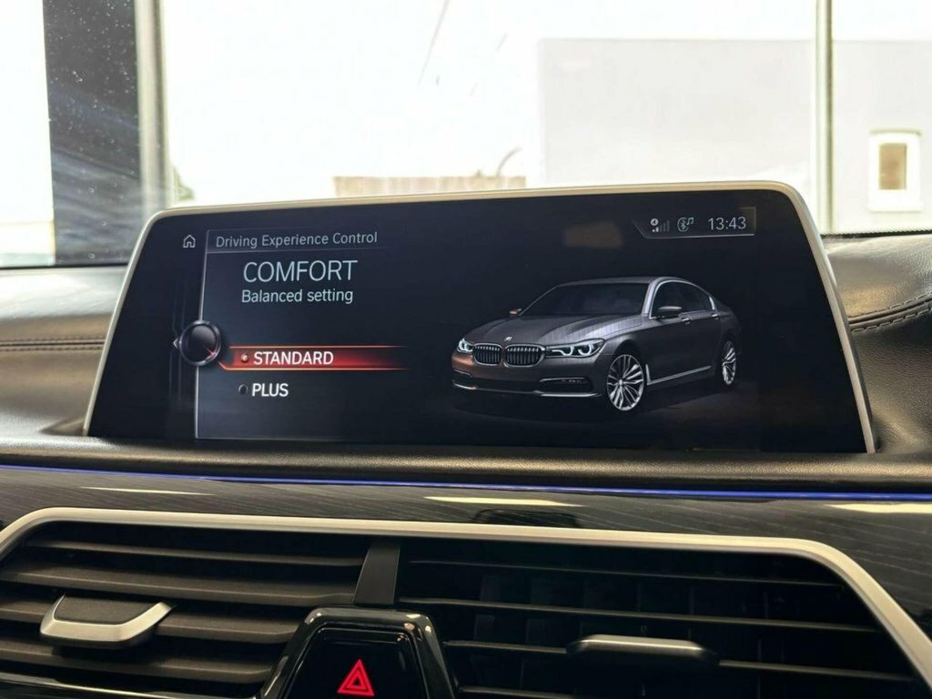 BMW 7 Series M Sport Black #36