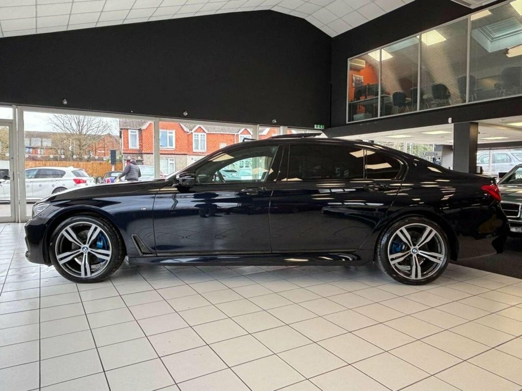 BMW 7 Series M Sport Black #7