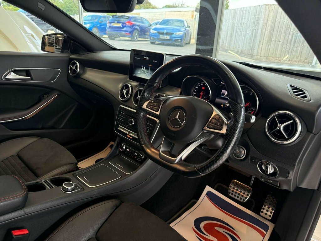 Mercedes-Benz CLA Class 2.1L Amg Line White #2