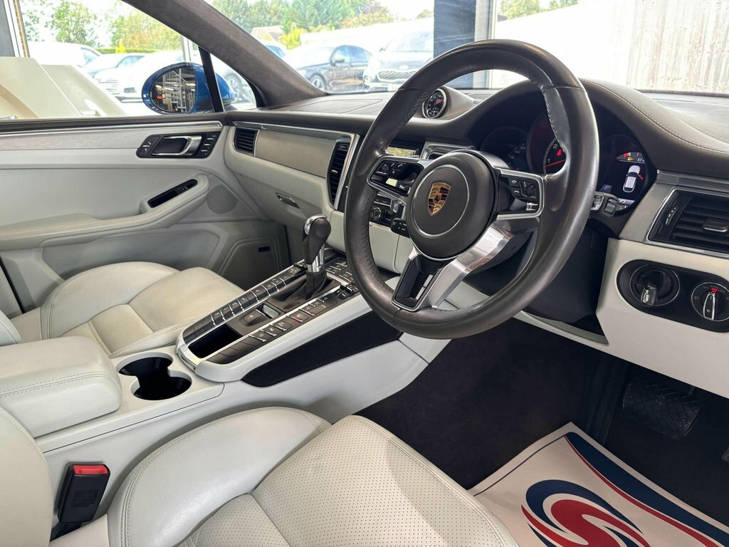 Porsche Macan 3.6L Turbo Blue #2