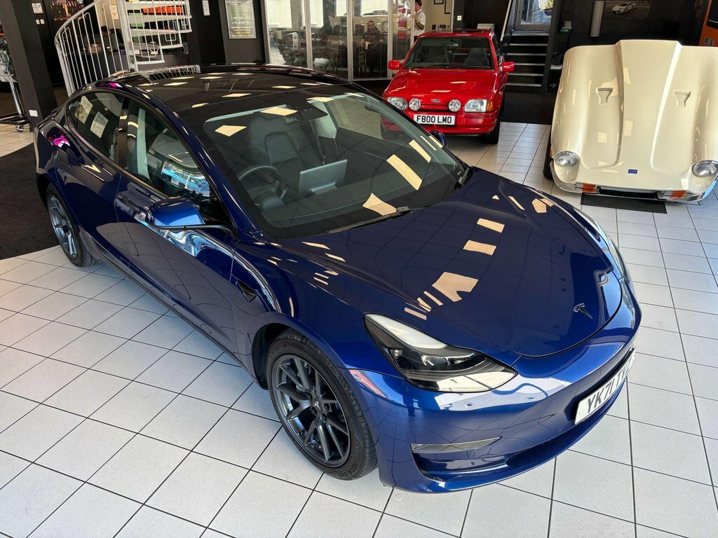 Tesla Model 3 Saloon Blue #3