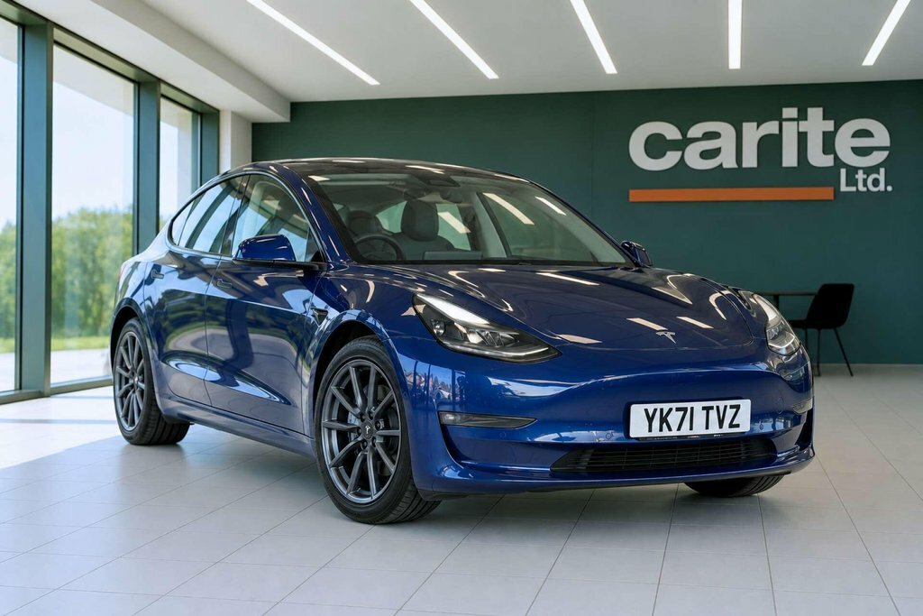 Tesla Model 3 Saloon Blue