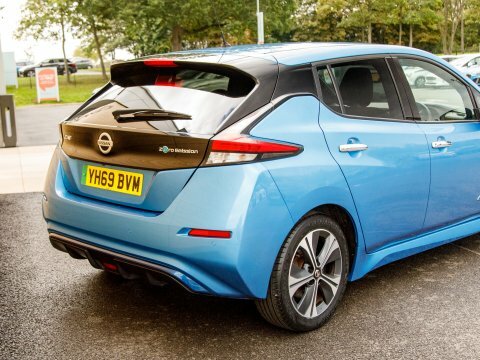 Nissan Leaf Hatchback Blue #2