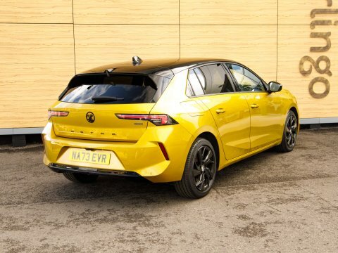 Vauxhall Astra Hatchback Yellow #2