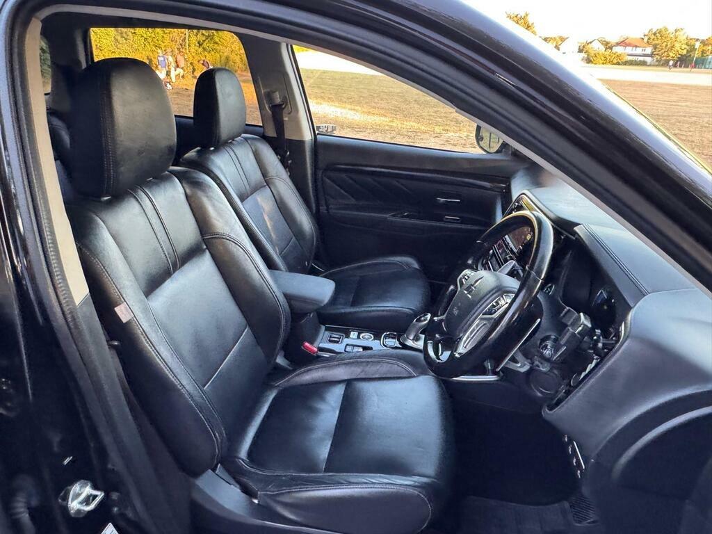 Mitsubishi Outlander Outlander 5H Phev Cvt White #14