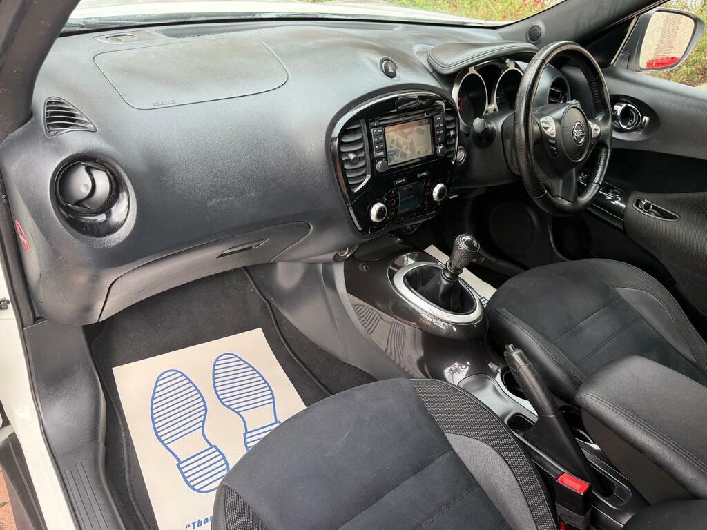 Nissan Juke 1.6 Tekna Xtronic 117 Bhp Black #4