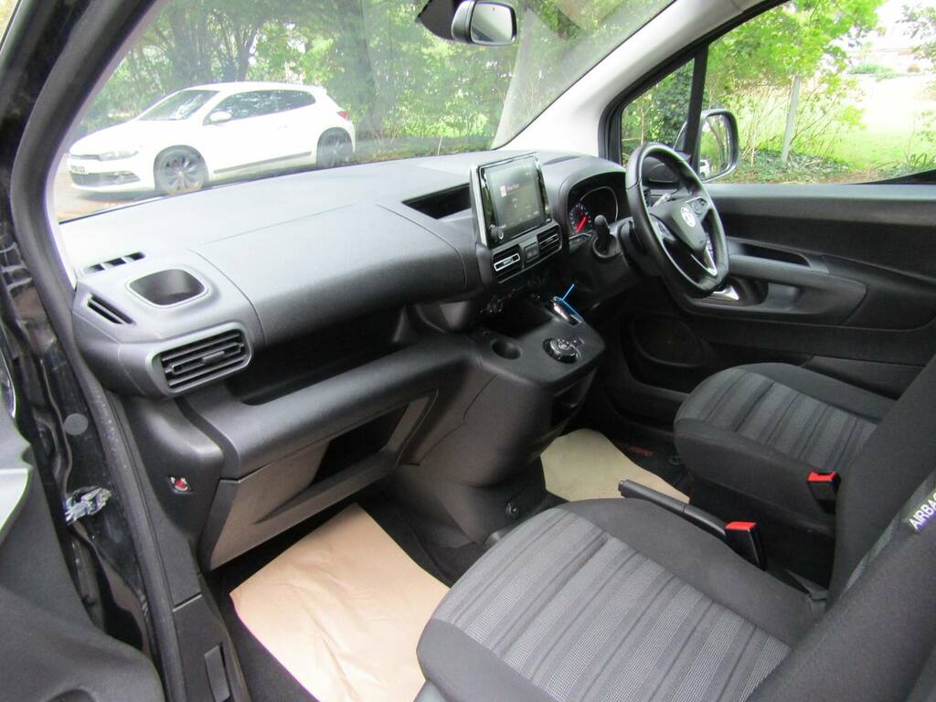 Vauxhall Combo Life 1.2 Turbo 130 Energy Black #5