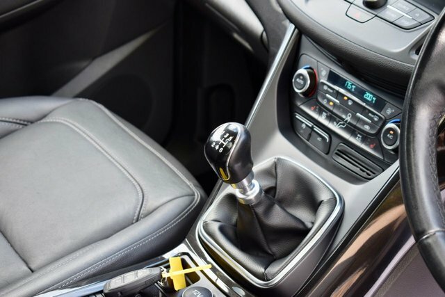 Ford Kuga Suv 2.0 Tdci Ecoblue St-line Euro 6 Ss 201 Black #21