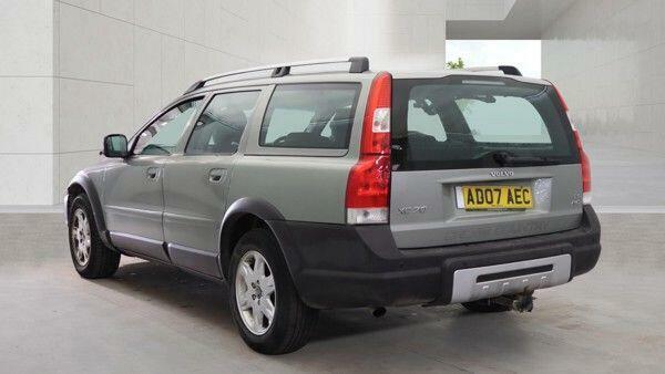 Volvo XC70 2.4 D5 Se Geartronic Awd Green #4
