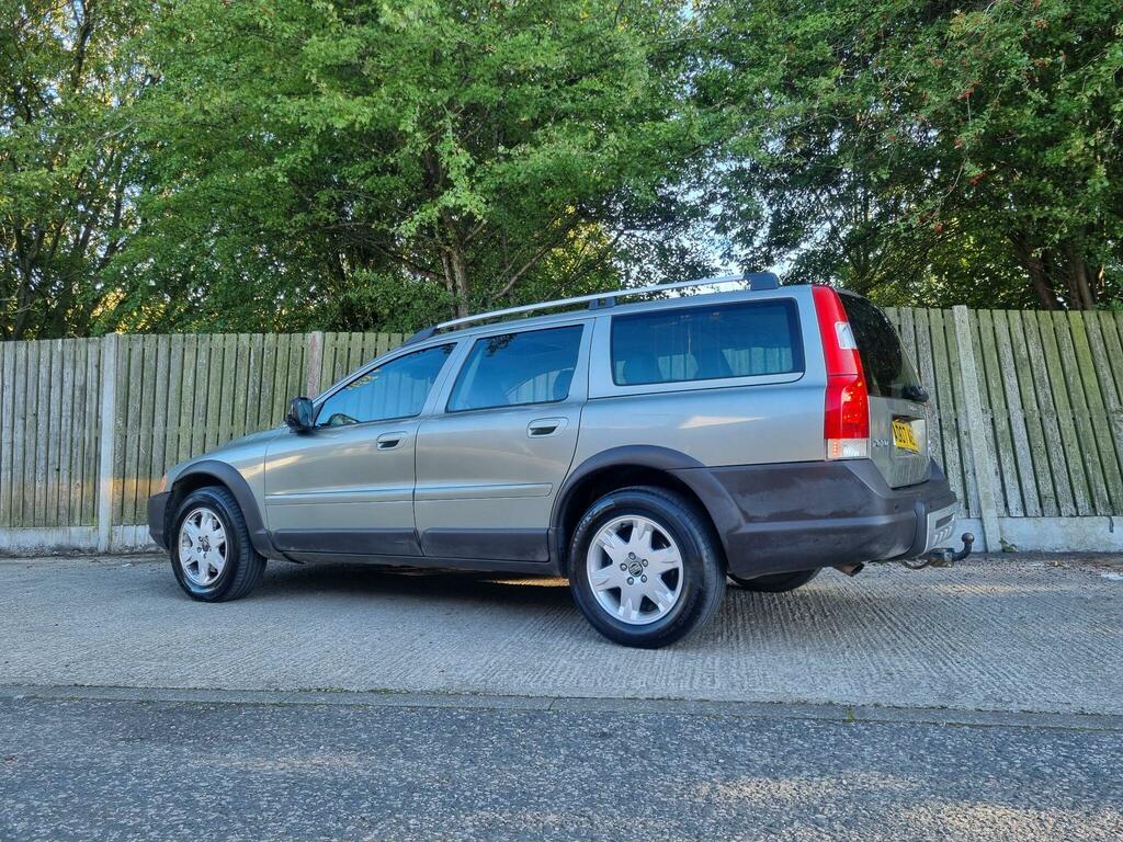 Volvo XC70 2.4 D5 Se Geartronic Awd Green #5