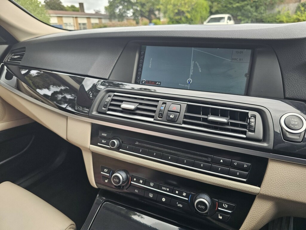 BMW 5 Series 530D Se Touring Blue #19