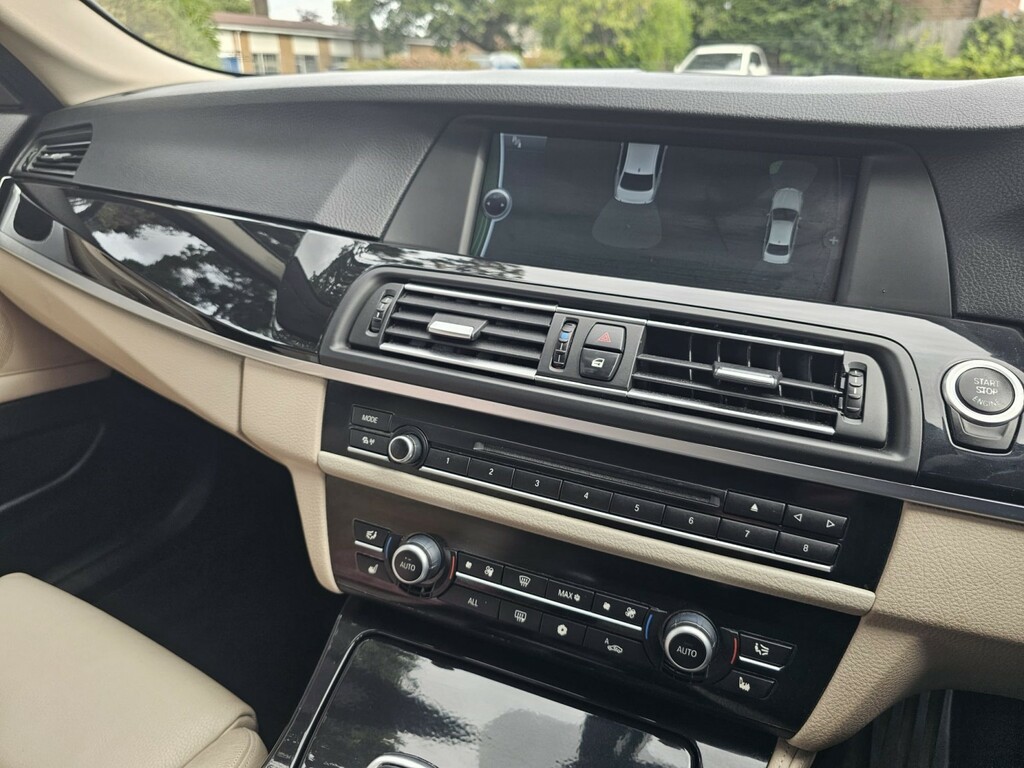 BMW 5 Series 530D Se Touring Blue #20