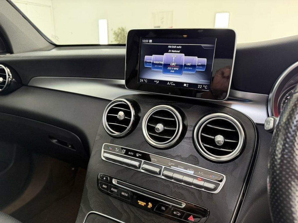 Mercedes-Benz GLC Class Glc 250 D 4Matic Amg Line Premium Silver #33