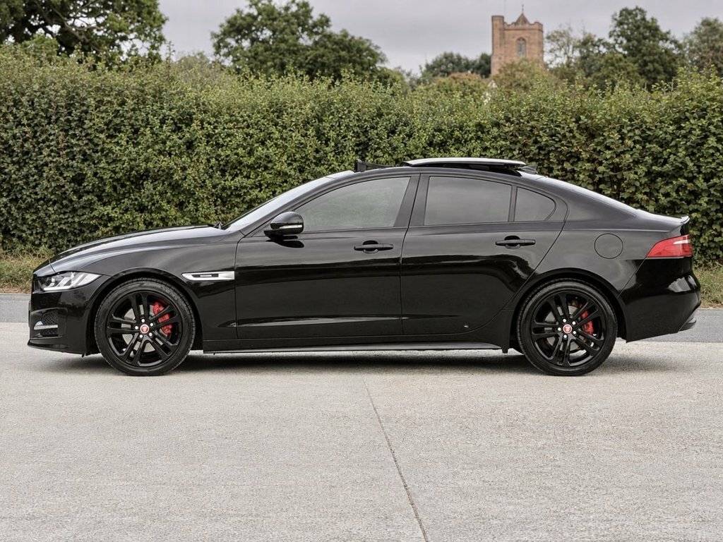 Jaguar XE 2.0D Prestige Euro 6 Ss Black #10