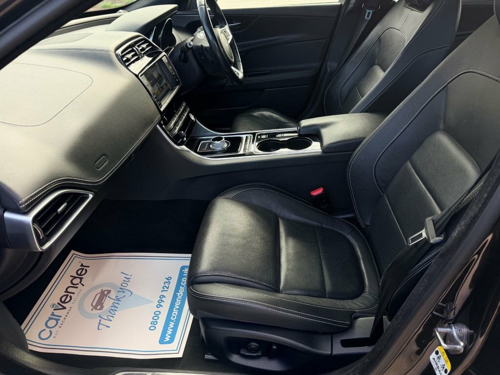 Jaguar XE 2.0D Prestige Euro 6 Ss Black #24