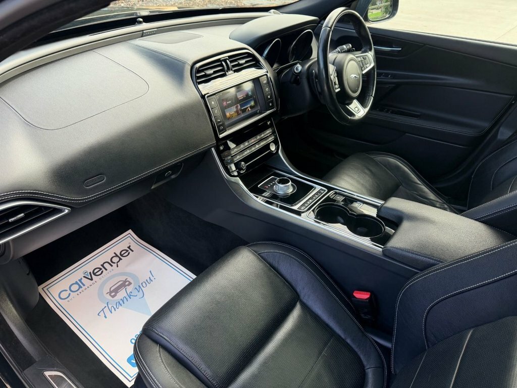 Jaguar XE 2.0D Prestige Euro 6 Ss Black #25