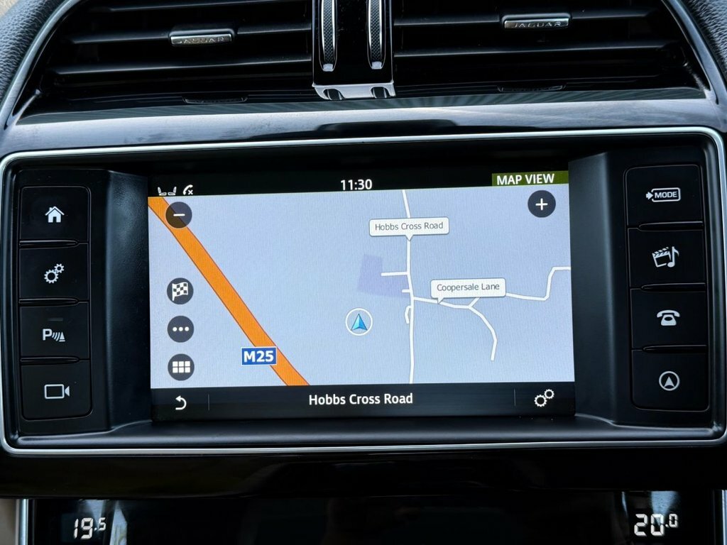 Jaguar XE 2.0D Portfolio Euro 6 Ss Black #37