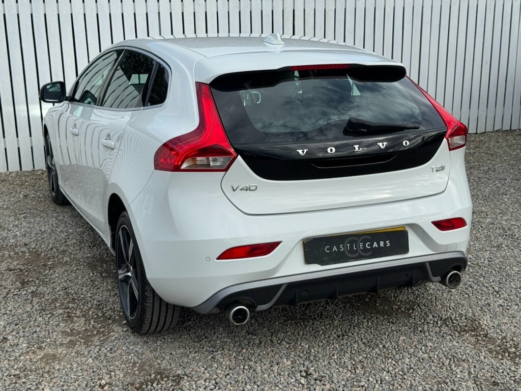 Volvo V40 2L R-design FG19BXC White #4