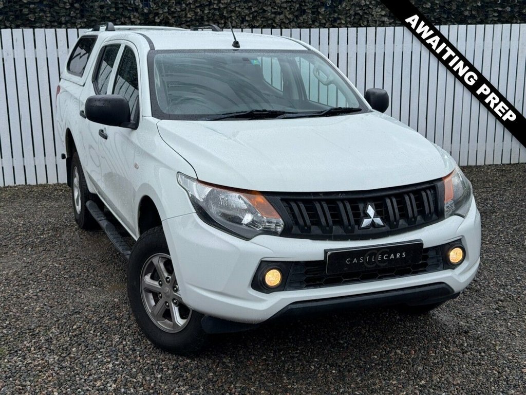 Mitsubishi L200 2.4L Dc 4Life White