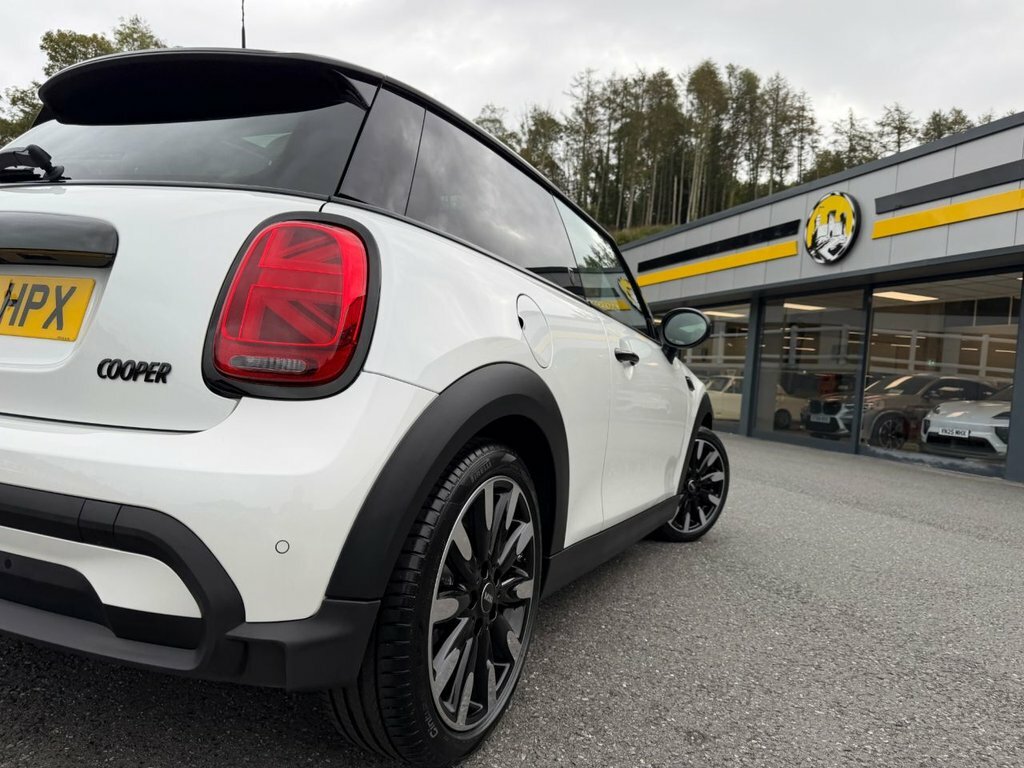 Mini Hatch F55 Mini 5-Door Hatch Cooper S Sport Lci II Black #24