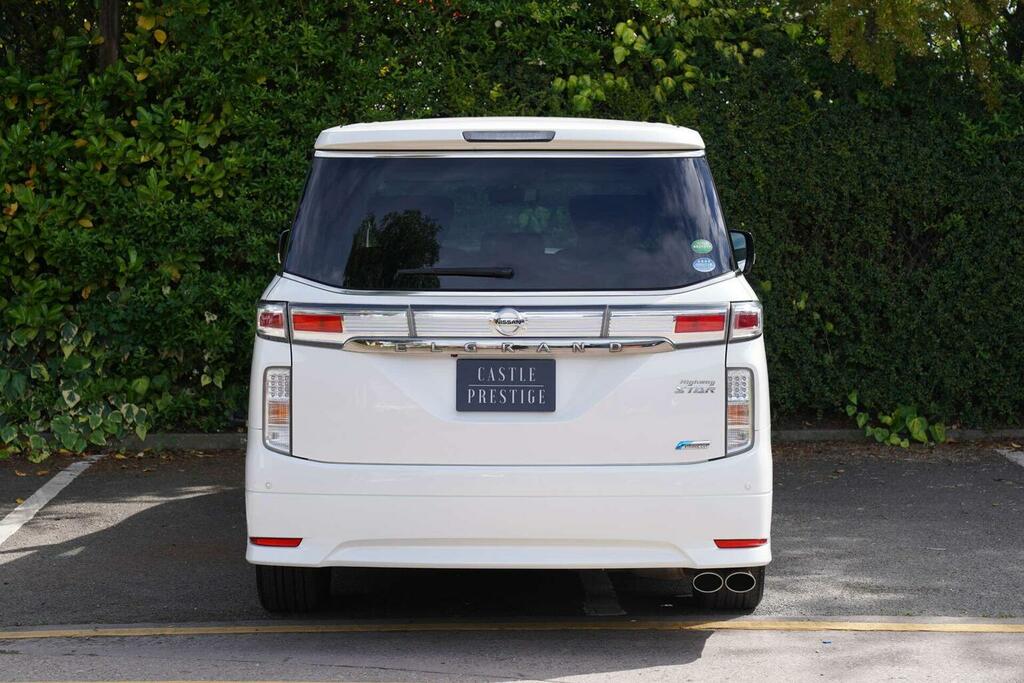 Nissan Elgrand Mpv 2.5 Highway Star Urban Chrome 7 Seats 201 White #6