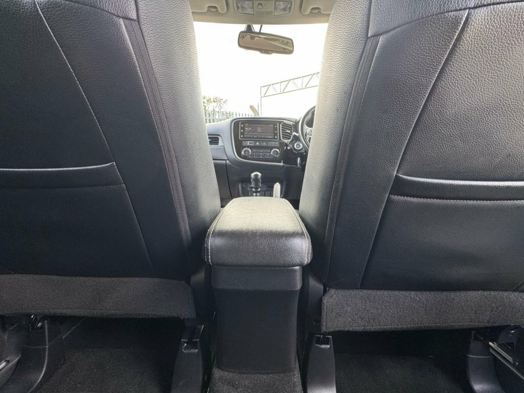 Mitsubishi Outlander 2.4 Phev 4H - Suv 5 Seats Black #21