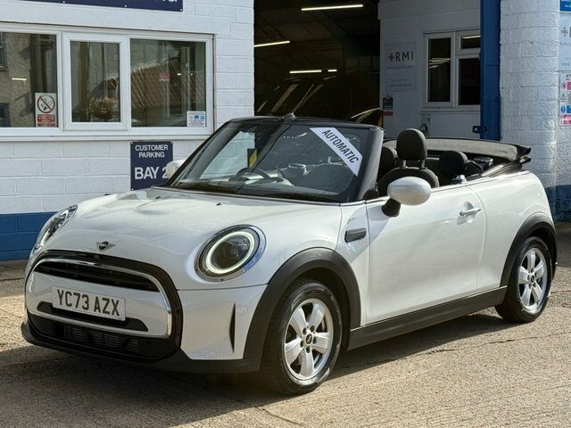 Mini Convertible Cooper Classic Convertible White